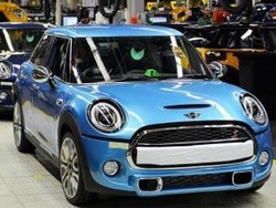 Unit Pertama MINI 5 Pintu Keluar dari Jalur Produksi