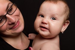 Kapan Seharusnya Bayi Perempuan Boleh Ditindik?