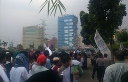 Kecam Kicauan Sinting Fahri, Santri Banten Demo Kantor DPP PKS