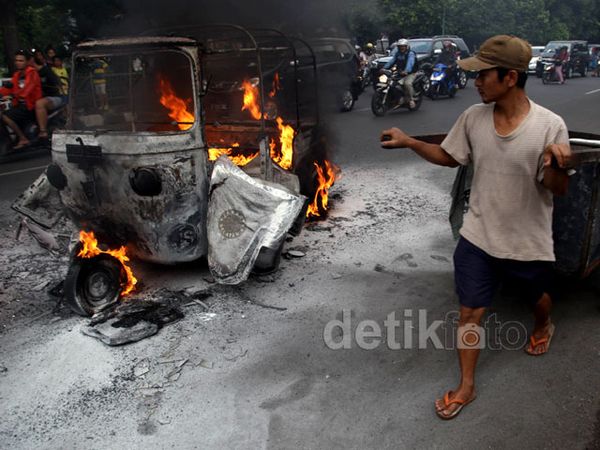 Bajaj BBG Meledak di Manggarai