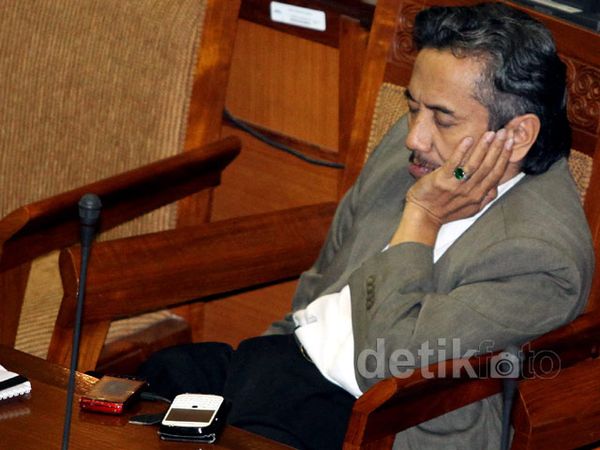 Anggota Dewan Tidur Saat Rapat Paripurna
