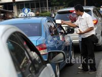 Pendukung Prabowo Bagikan Takjil