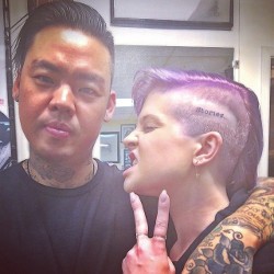 Cerita Kelly Osbourne Soal Tato di Kepala