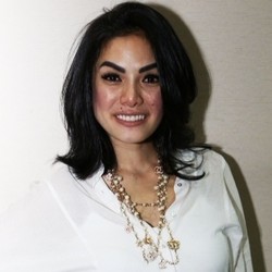 Hamil, Nikita Mirzani Ngaku Hubungannya dengan Suami Complicated