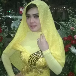 Tudung Fatimah, Tren Busana Terbaru dari Syahrini