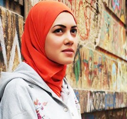 Foto: Penampilan Rapper Cantik Asal Mesir yang Berhijab, Mayam Mahmoud