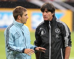 Loew: Lahm Jadi Bek Kanan Hanya dalam Situasi Darurat
