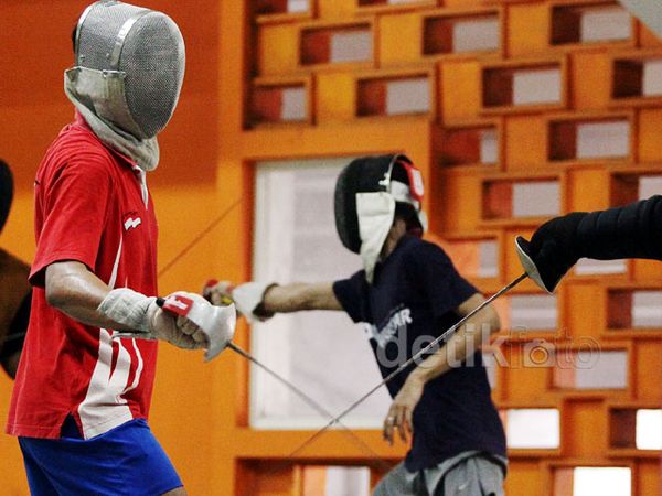 Meski Puasa Atlet Pelatnas Anggar Tetap Berlatih