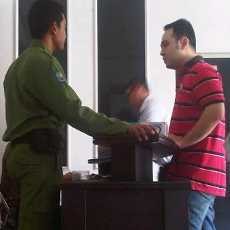 Pemohon Formulir A5 di KPU Surabaya Naik