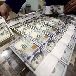 Meski Rp 12.000, Dolar AS Diburu Orang Jakarta Untuk Investasi dan Liburan