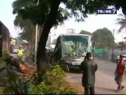Bus Transjakarta Tabrakan Lagi