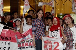 Guruh dan Sejumlah Artis Adakan Bukber dengan Ratusan Anak Yatim