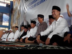 Hadir di 2 Pondok Pesantren, Jokowi Kembali Tepis Isu SARA