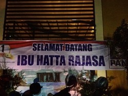 Spanduk Selamat Datang Ibu Hatta Rajasa Terbentang Saat Bukber di Jatibarang