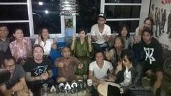 Puluhan Artis Gelar Latihan Terakhir Jelang Konser Salam Dua Jari