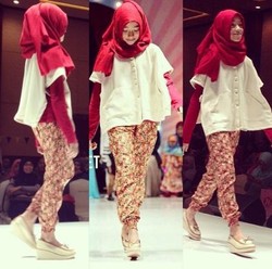 Berawal dari Selebgram, Shirin Al-Athrus Rilis Buku Tentang Hijab di Usia 13