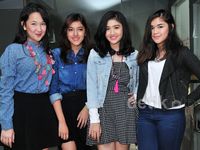 Manisnya Personel Girlband Blink