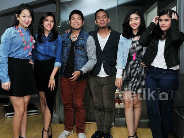 Pongki Gaet Girlband Blink di Album Baru