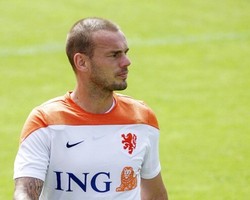 Sneijder: Tak Masalah Main Jelek Asalkan Juara