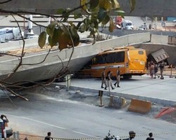 Jembatan Ambruk di Kota Tuan Rumah Piala Dunia, Satu Orang Meninggal