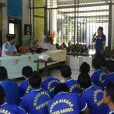 KPU Pasuruan Datangi Nobar Piala Dunia Cegah Golput