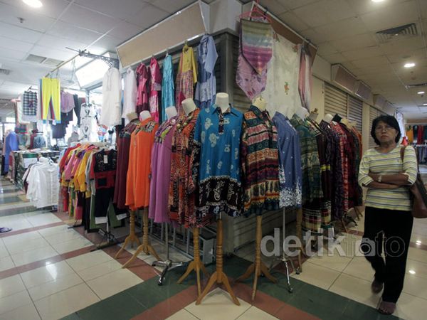 Penjualan Busana Muslim Masih Sepi