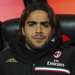 Matri Ingin Bertahan di Milan