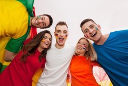 Tips Aman Memilih Face Paint: Tak Berbau Menyengat Hingga Mudah Dicuci