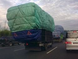 Jasa Marga Tunda Pelarangan Truk Kelebihan Beban Melintas di Tol