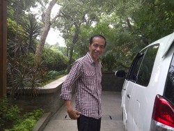 Bertemu Timses di Jl Subang, Jokowi Bahas Persiapan Debat Terakhir?