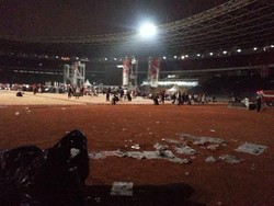 Ketika Revolusi Mental Dimulai dari Konser Salam 2 Jari di GBK