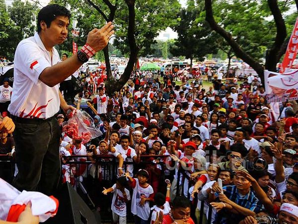 Puluhan Ribu Relawan Jokowi Apel Siaga Anti Kecurangan