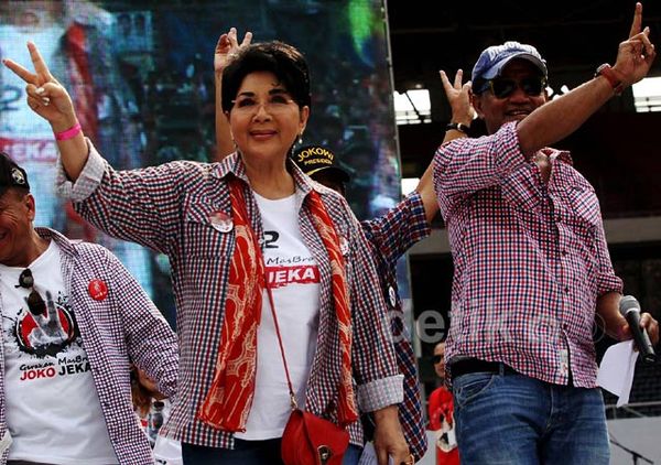 Ratusan Artis Meriahkan Konser Salam 2 Jari