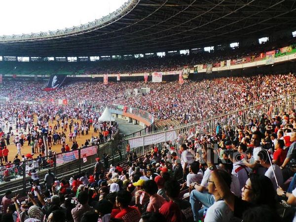 Puluhan Ribu Pendukung Jokowi-JK Padati GBK
