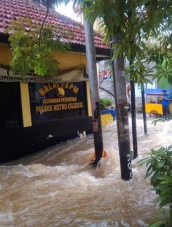 Kali Angke Masih Siaga 1, Warga Jakbar dan Tangerang Waspada Banjir