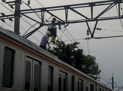 Ada Gangguan Listrik, Perjalanan Commuter Line Arah Kota Terganggu