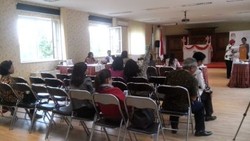 WNI di Ceko Berduyun-duyun Datangi KBRI Praha untuk Mencoblos