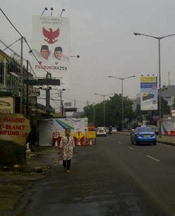 Spanduk Capres Masih Bertebaran di Masa Tenang Pilpres