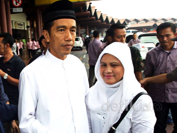 Jokowi Umroh Bersama Keluarga
