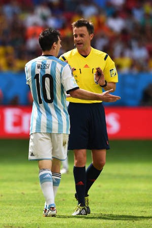 Wilmots: Messi Terlalu Dilindungi Wasit