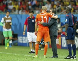 Pelatih Kosta Rika soal Pergantian Kiper Belanda & Percakapannya dengan Robben