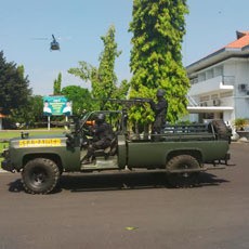 Simulasi Pembebasan Sandera di Kantor Bupati Banyuwangi Jadi Tontonan