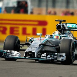 Hamilton Juara di Silverstone