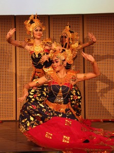 LKB Saraswati Tampilkan Drama Tari Topeng