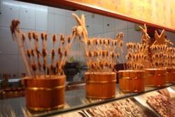 Dari Kalajengking Sampai Kuda Laut Goreng Ada di China