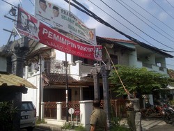 Di Semarang, Banyak Atribut Pilpres yang Masih Terpasang di Masa Tenang