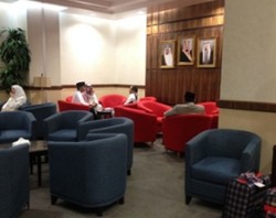 Tiba di Arab, Jokowi dan Keluarga Langsung Tunaikan Umrah ke Mekkah