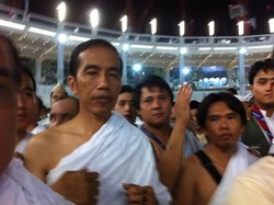 Ini Penampakan Jokowi saat Umrah