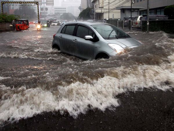 Kawasan Blok M Terendam Banjir