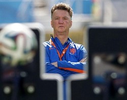 Keberanian Louis van Gaal Beradu Cojones